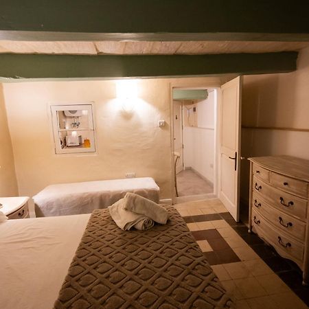 Arcanum Apartment 1 Very Close To Seafront Bus Station And Ferry To Valletta Senglea Exterior foto